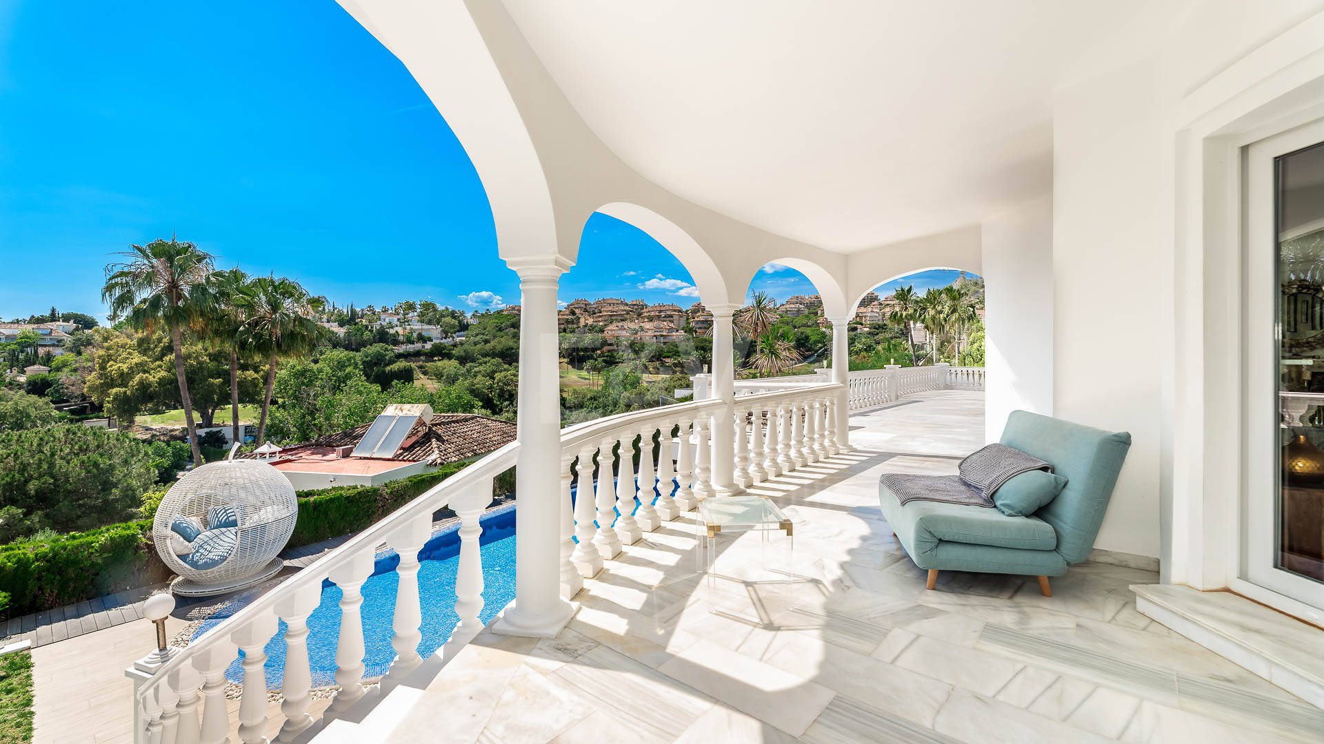Villa élégante avec vue sur la mer et touristique Licence
