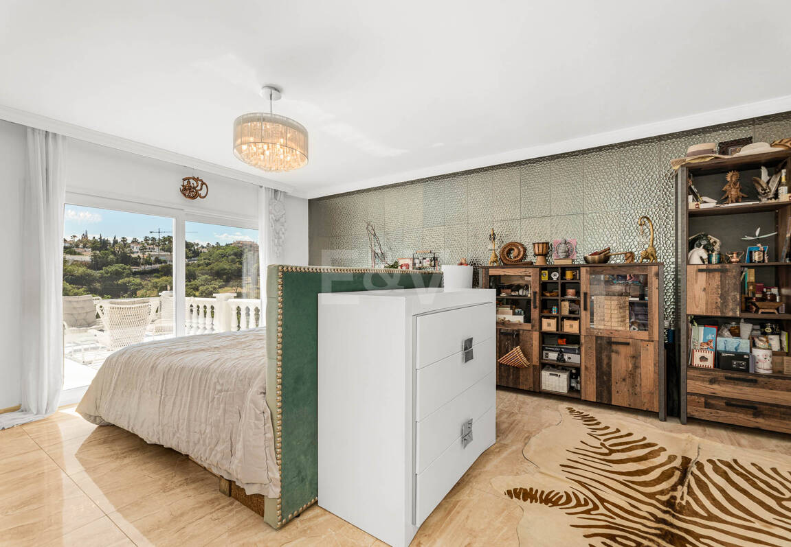 Elegant Villa with Sea Views & Touristic Licence