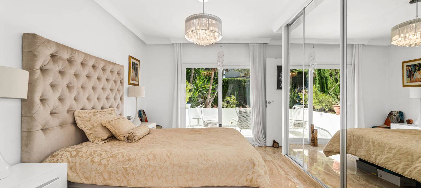 Elegant Villa with Sea Views & Touristic Licence
