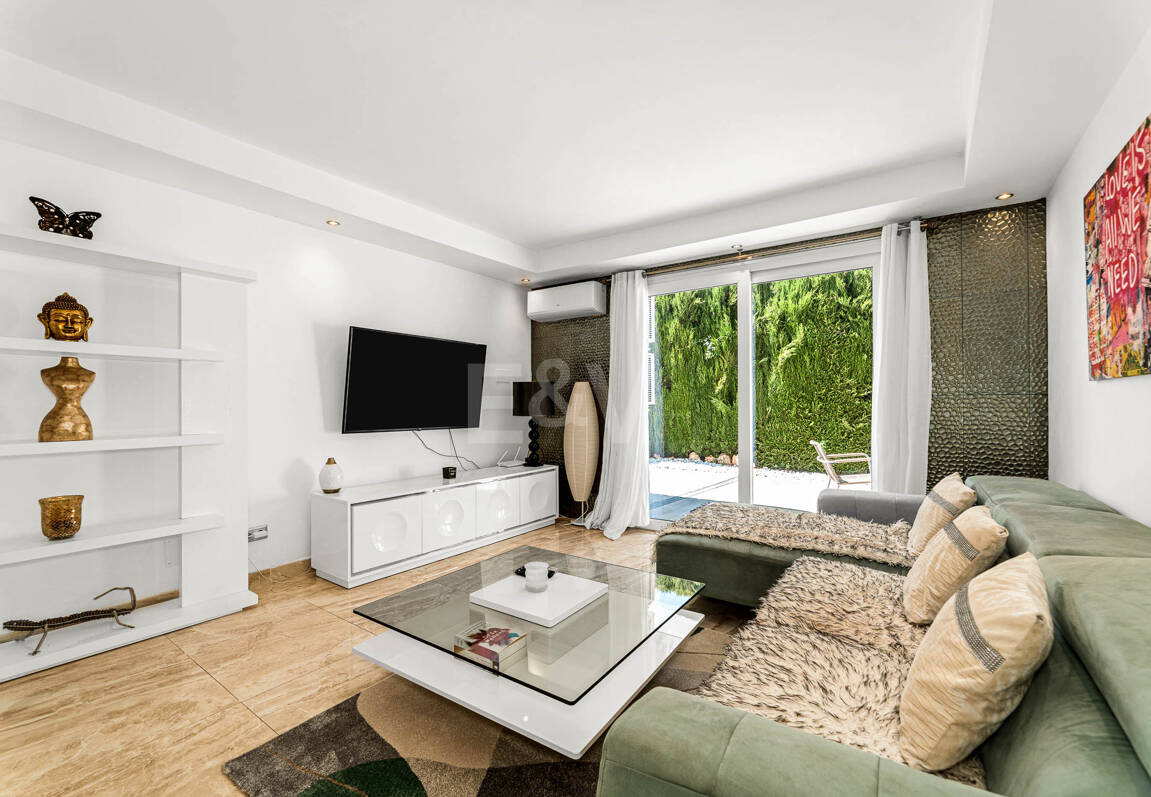 Elegant Villa with Sea Views & Touristic Licence