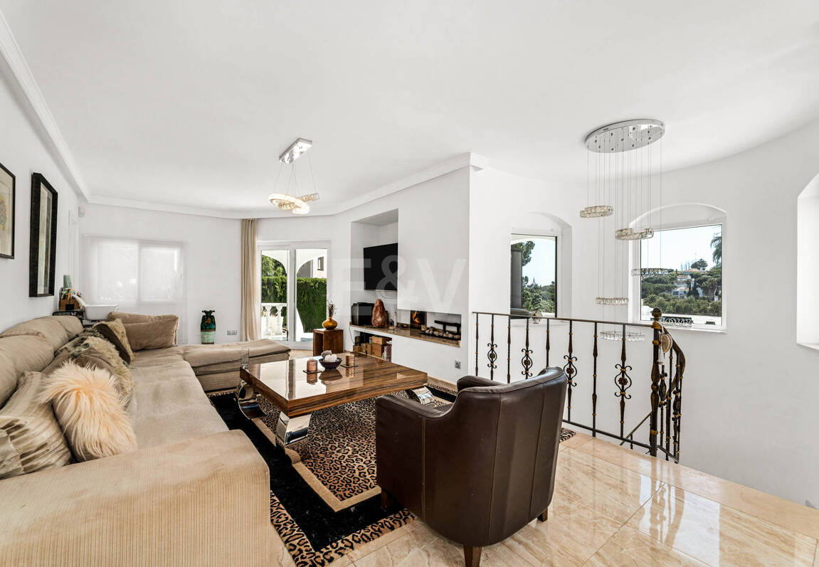 Elegant Villa with Sea Views & Touristic Licence