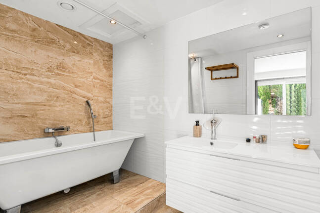 Elegant Villa with Sea Views & Touristic Licence