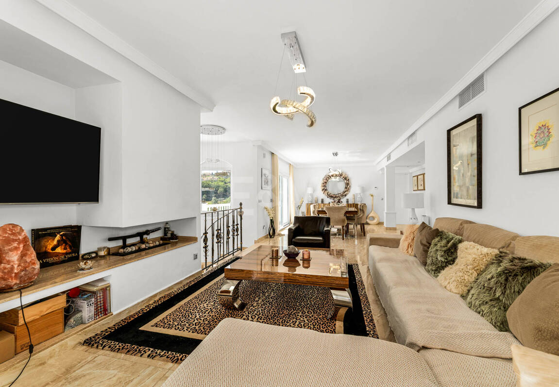 Elegant Villa with Sea Views & Touristic Licence