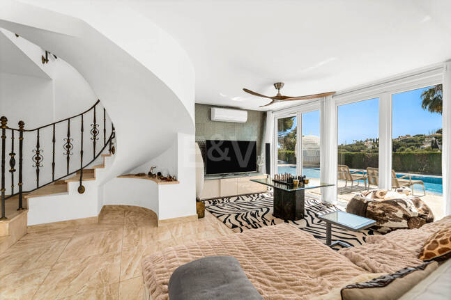 Elegant Villa with Sea Views & Touristic Licence