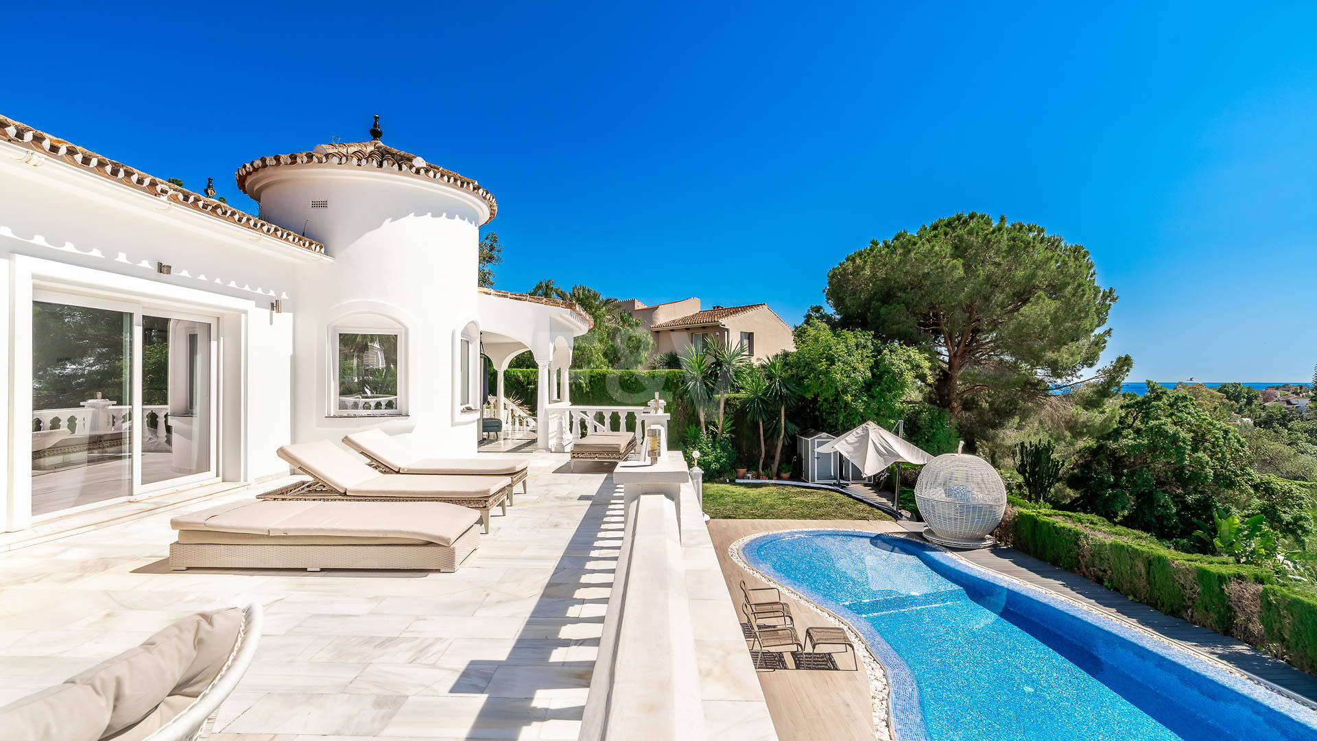 Villa élégante avec vue sur la mer et touristique Licence