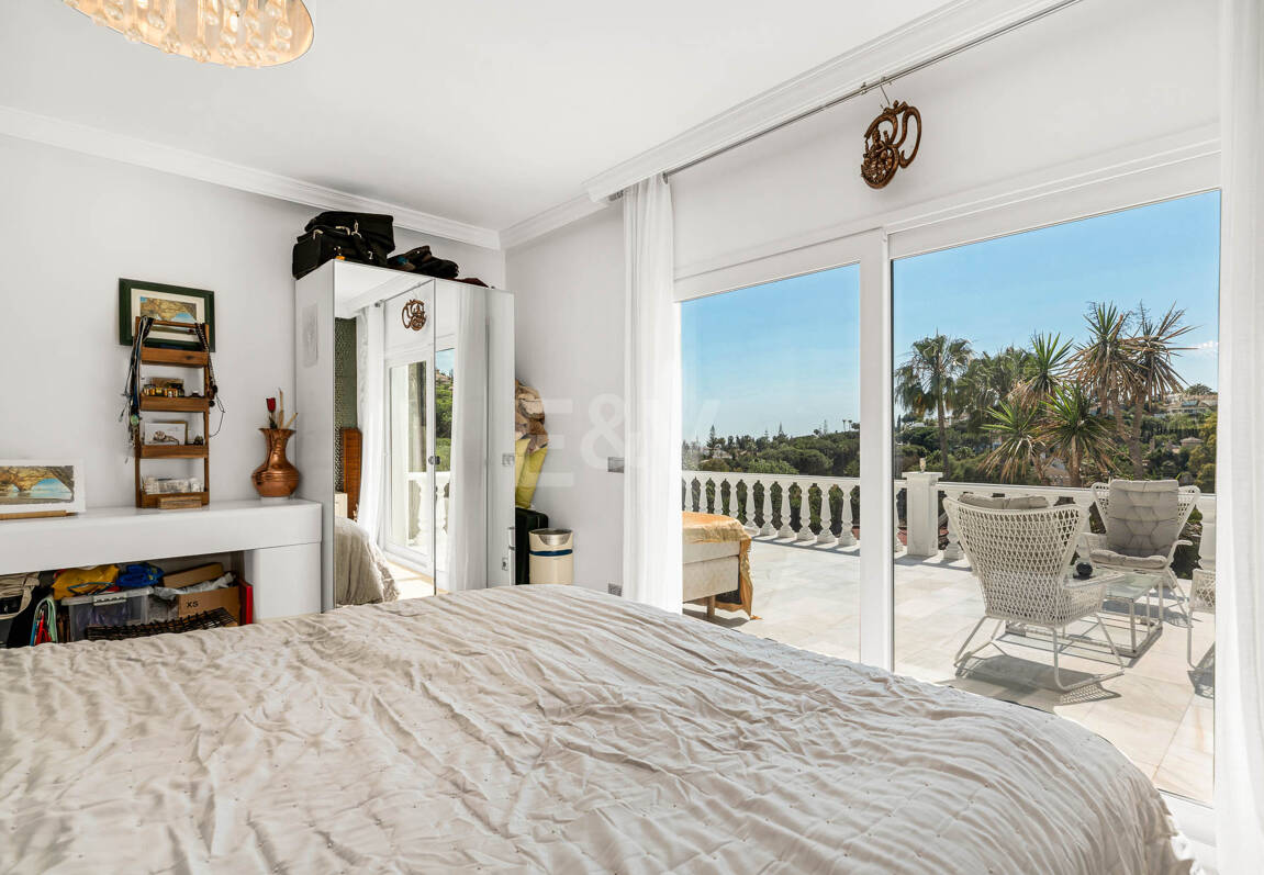 Elegant Villa with Sea Views & Touristic Licence