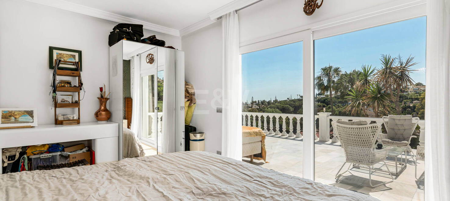 Elegant Villa with Sea Views & Touristic Licence