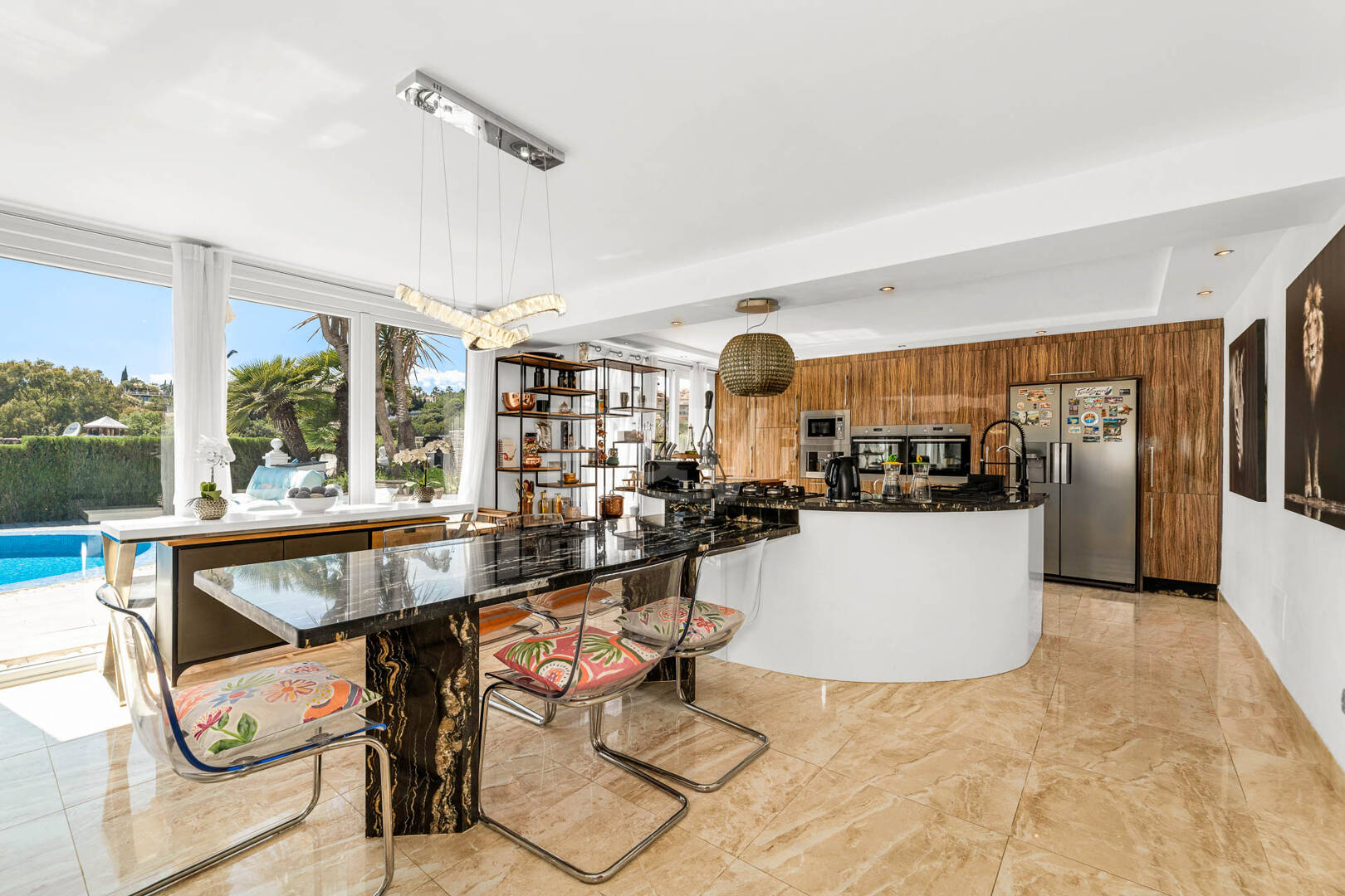 Villa élégante avec vue sur la mer et touristique Licence