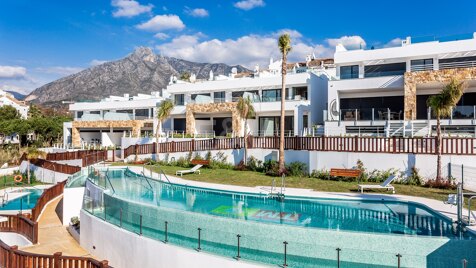 Modernes Stadthaus in der Nähe von Puente Romano Beach Resort