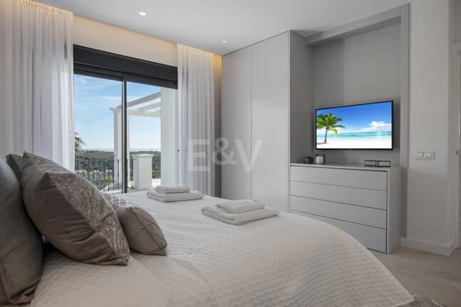 Modernizacja willi w Los Flamingos Golf z widokiem na morze