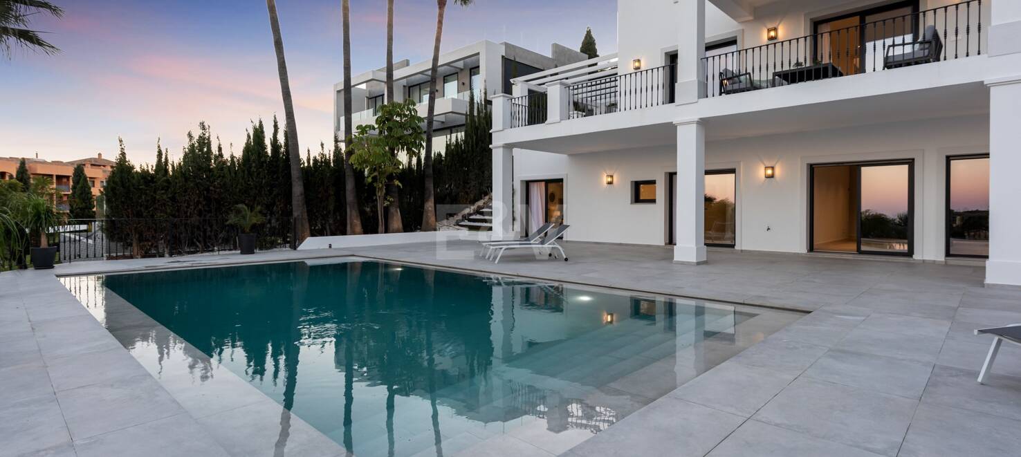 Modernised Villa in Los Flamingos Golf with Sea Views