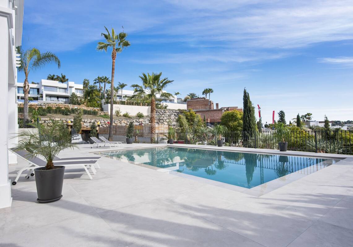 Villa modernisée à Los Flamingos Golf avec vue sur la mer