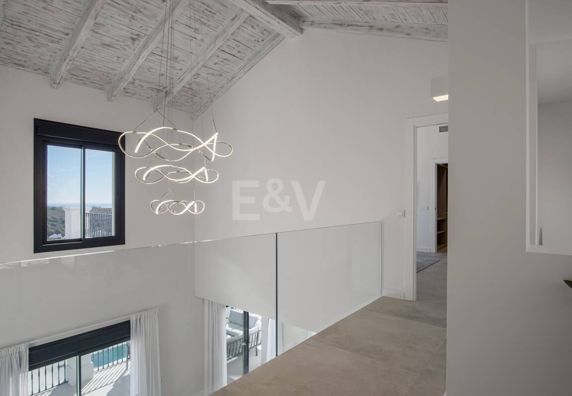 Modernizacja willi w Los Flamingos Golf z widokiem na morze