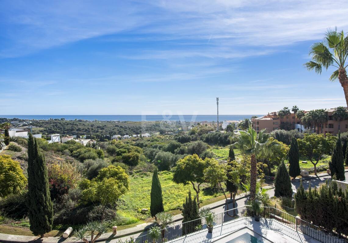 Villa modernisée à Los Flamingos Golf avec vue sur la mer