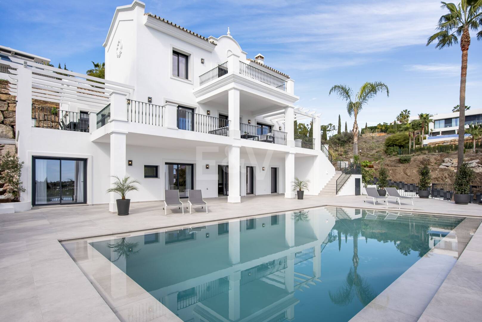 Modernizacja willi w Los Flamingos Golf z widokiem na morze