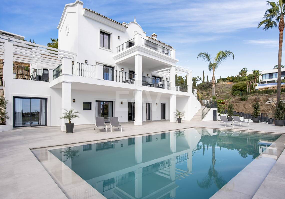 Villa modernisée à Los Flamingos Golf avec vue sur la mer