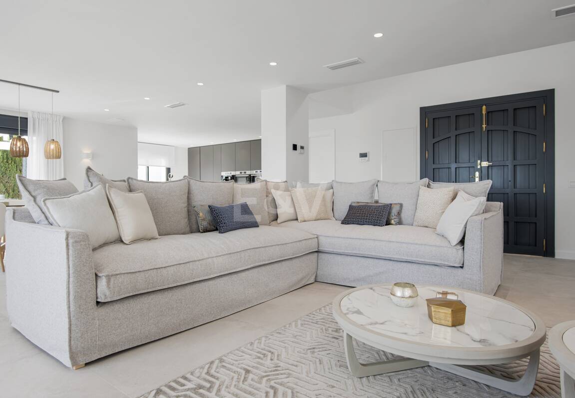 Modernizacja willi w Los Flamingos Golf z widokiem na morze