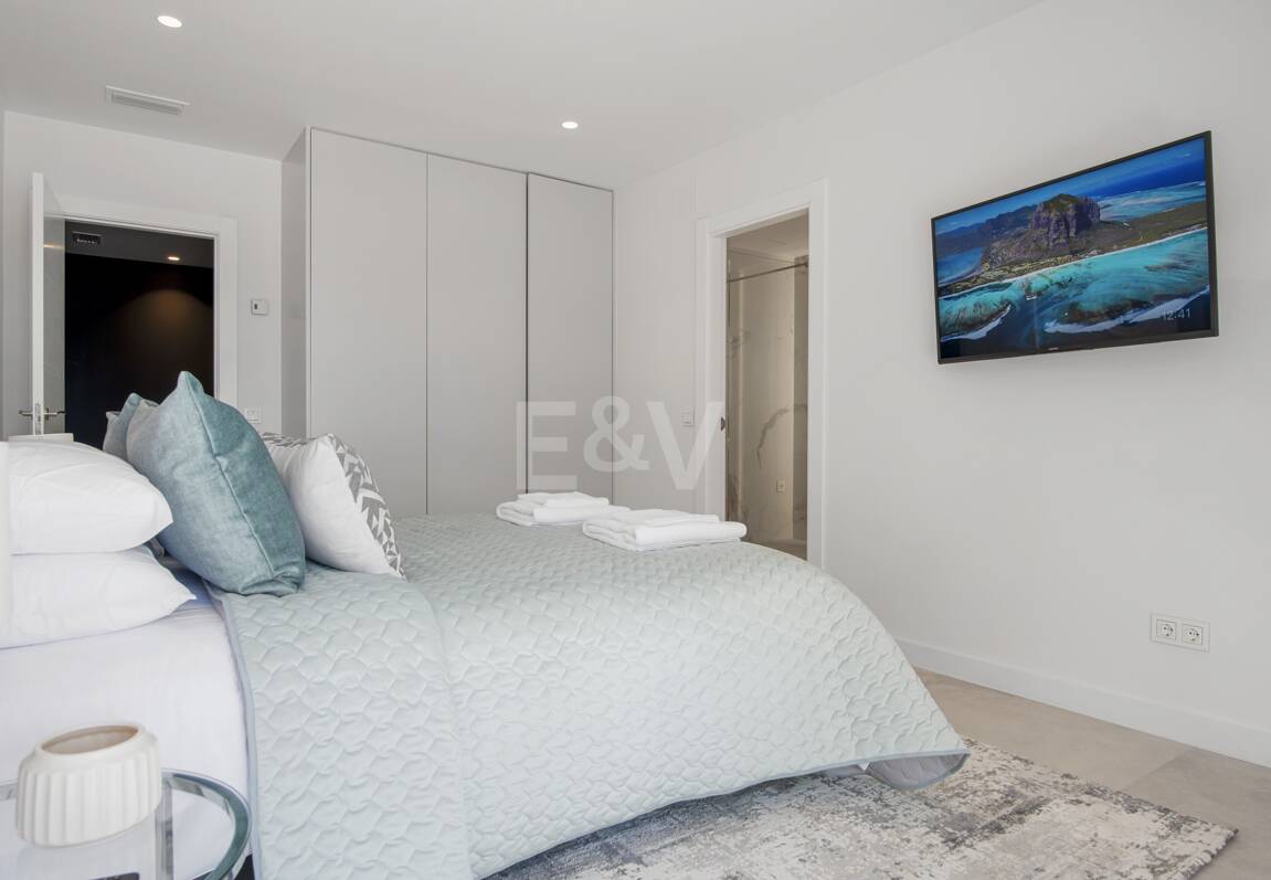 Modernizacja willi w Los Flamingos Golf z widokiem na morze