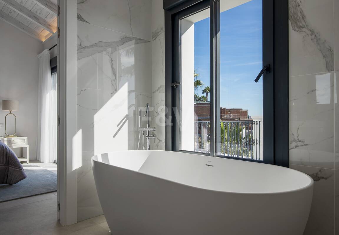 Modernizacja willi w Los Flamingos Golf z widokiem na morze