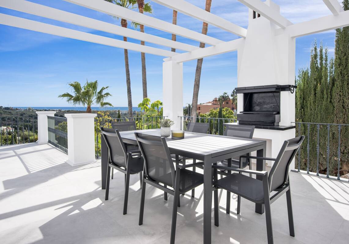 Villa modernisée à Los Flamingos Golf avec vue sur la mer
