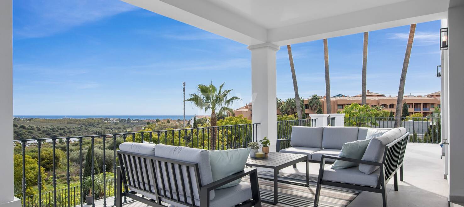 Modernised Villa in Los Flamingos Golf with Sea Views
