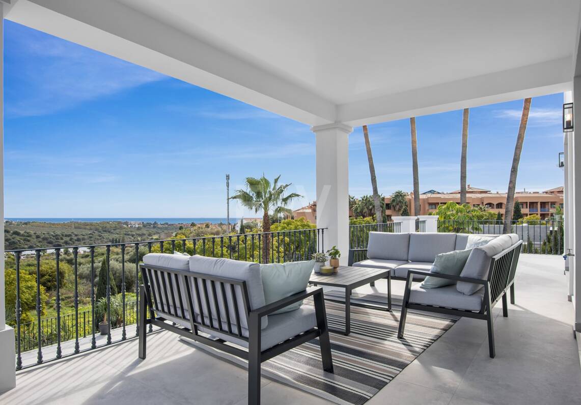 Villa modernisée à Los Flamingos Golf avec vue sur la mer