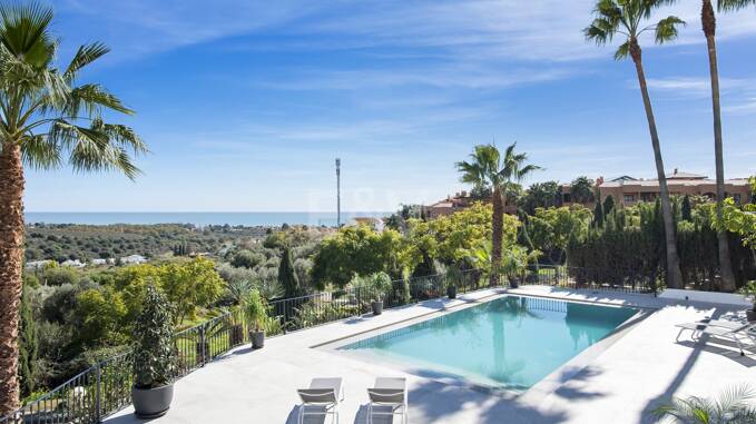 Modernisierte Villa in Los Flamingos Golf mit Meerblick