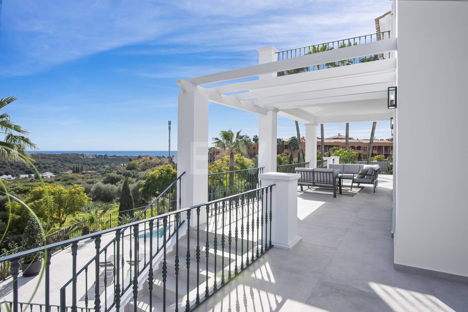 Modernizacja willi w Los Flamingos Golf z widokiem na morze