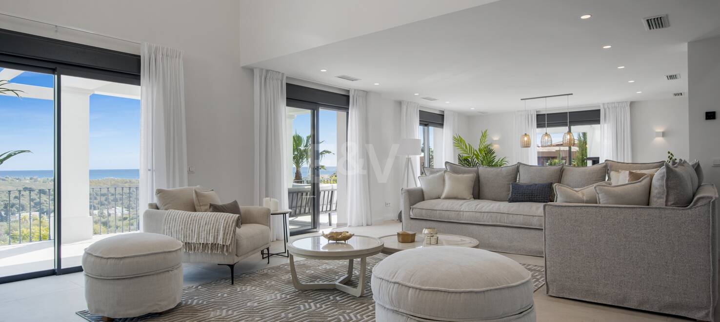 Modernised Villa in Los Flamingos Golf with Sea Views