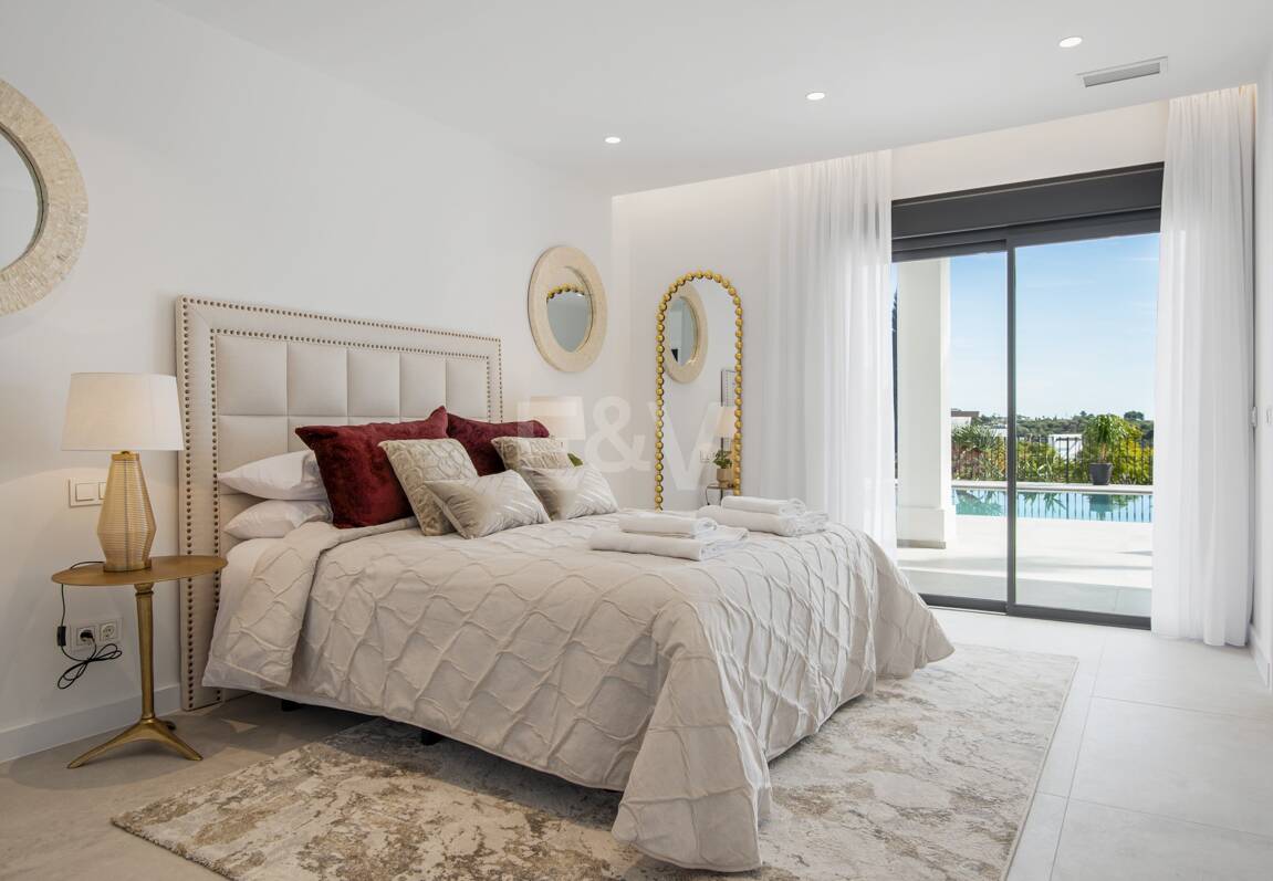 Modernizacja willi w Los Flamingos Golf z widokiem na morze