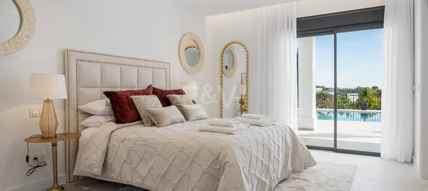 Modernised Villa in Los Flamingos Golf with Sea Views