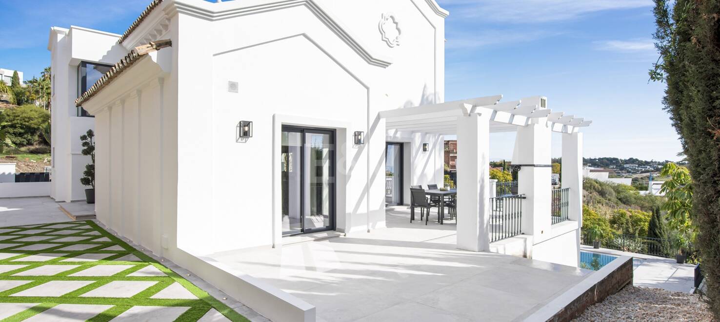 Modernised Villa in Los Flamingos Golf with Sea Views