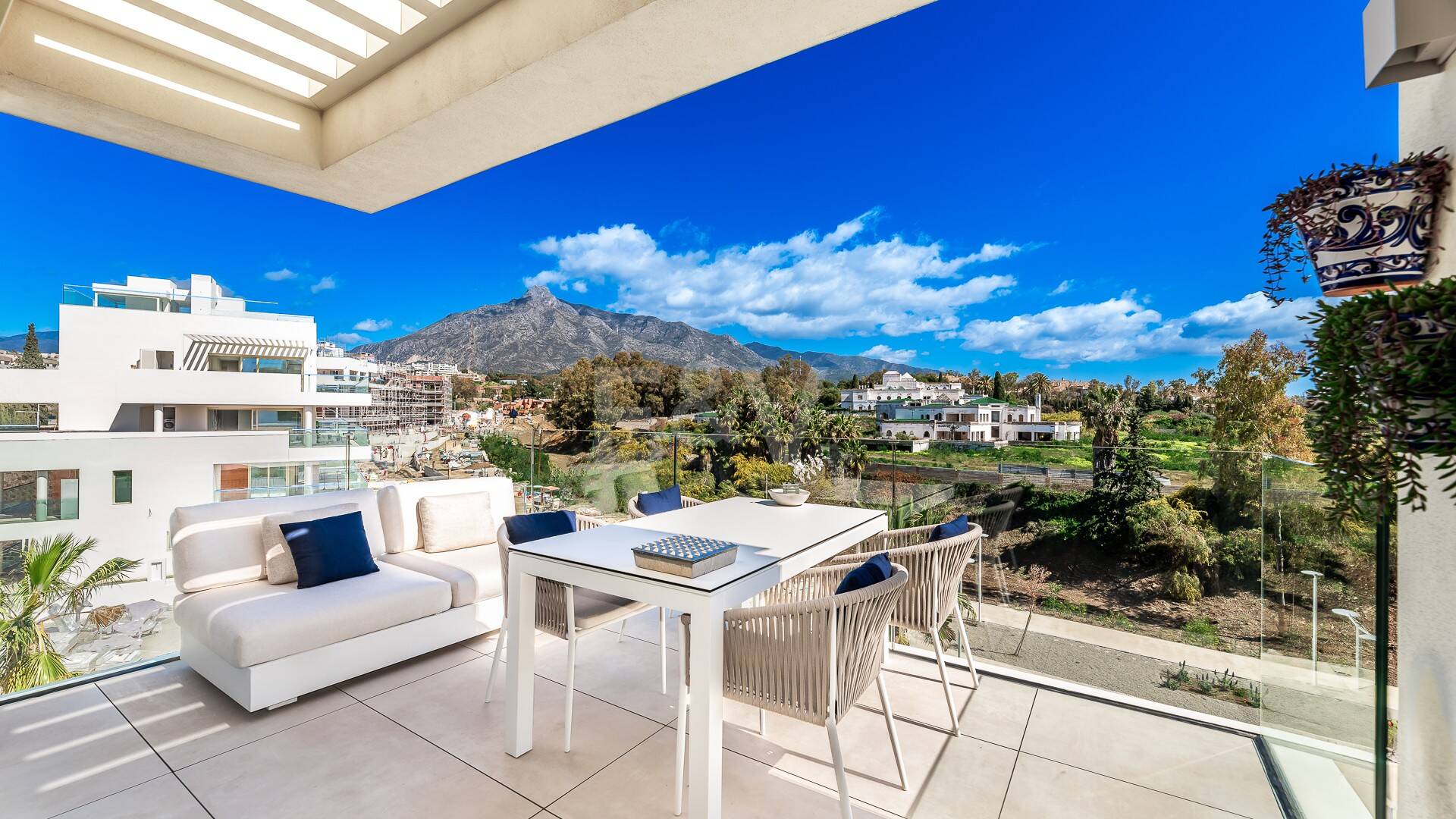 Spectacular Penthouse in Benalus Close to the Beach with Private Pool and Sea View