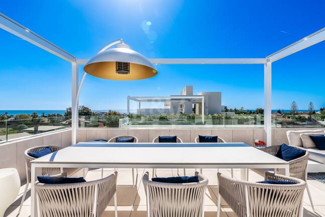 Spectacular Penthouse in Benalus Close to the Beach with Private Pool and Sea View