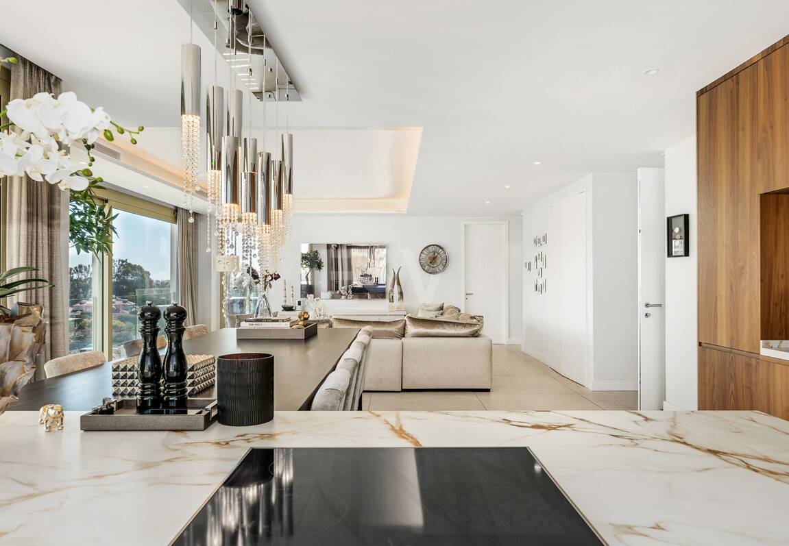 Spectacular Penthouse in Benalus Close to the Beach with Private Pool and Sea View