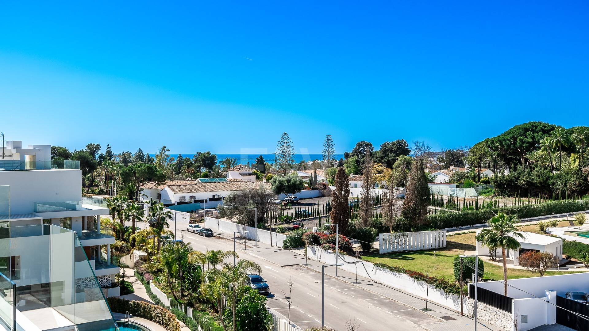 Spectacular Penthouse in Benalus Close to the Beach with Private Pool and Sea View