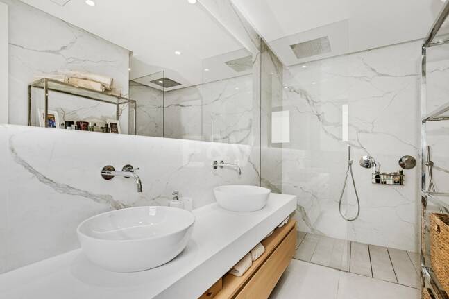 Spectacular Penthouse in Benalus Close to the Beach with Private Pool and Sea View