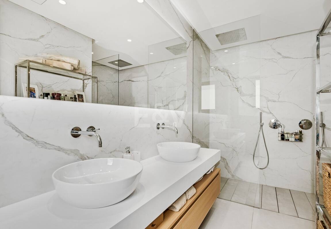 Spectacular Penthouse in Benalus Close to the Beach with Private Pool and Sea View