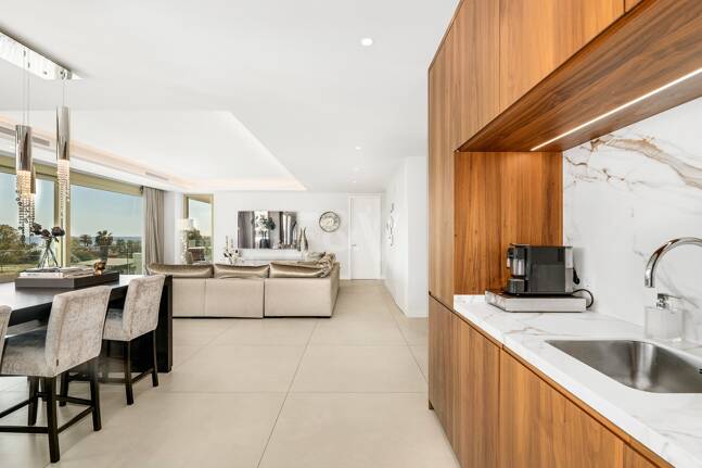 Spectacular Penthouse in Benalus Close to the Beach with Private Pool and Sea View