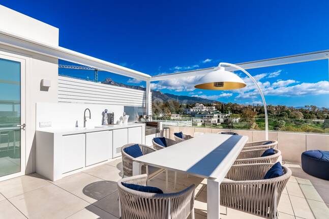 Spectacular Penthouse in Benalus Close to the Beach with Private Pool and Sea View