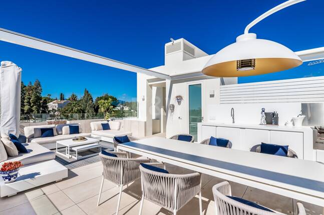 Spectacular Penthouse in Benalus Close to the Beach with Private Pool and Sea View