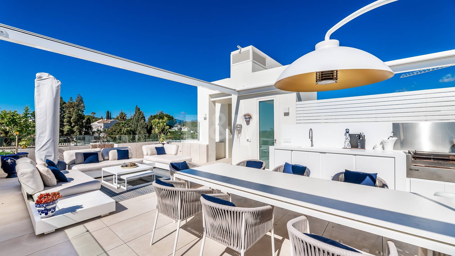 Spectacular Penthouse in Benalus Close to the Beach with Private Pool and Sea View