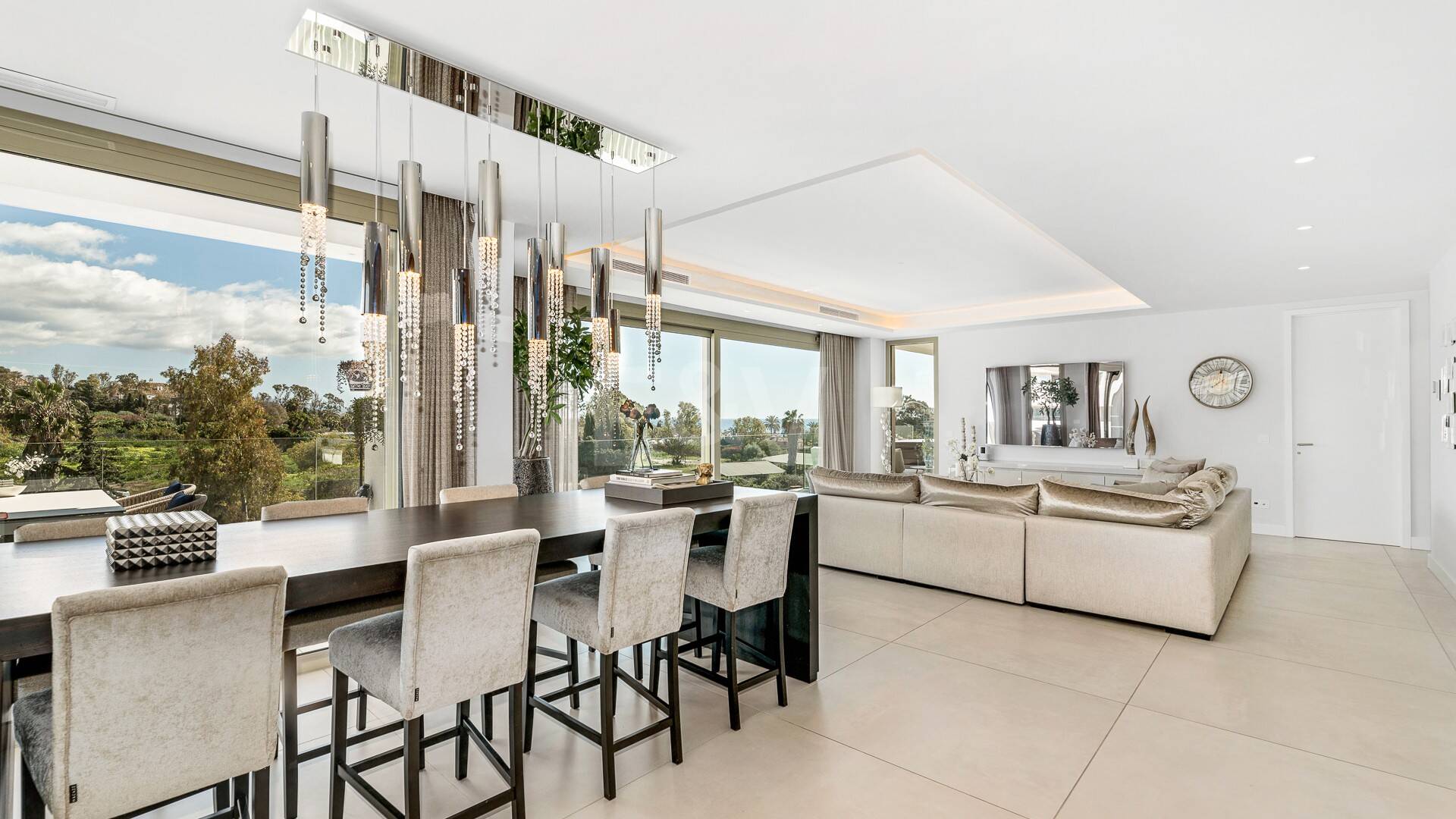 Spectacular Penthouse in Benalus Close to the Beach with Private Pool and Sea View