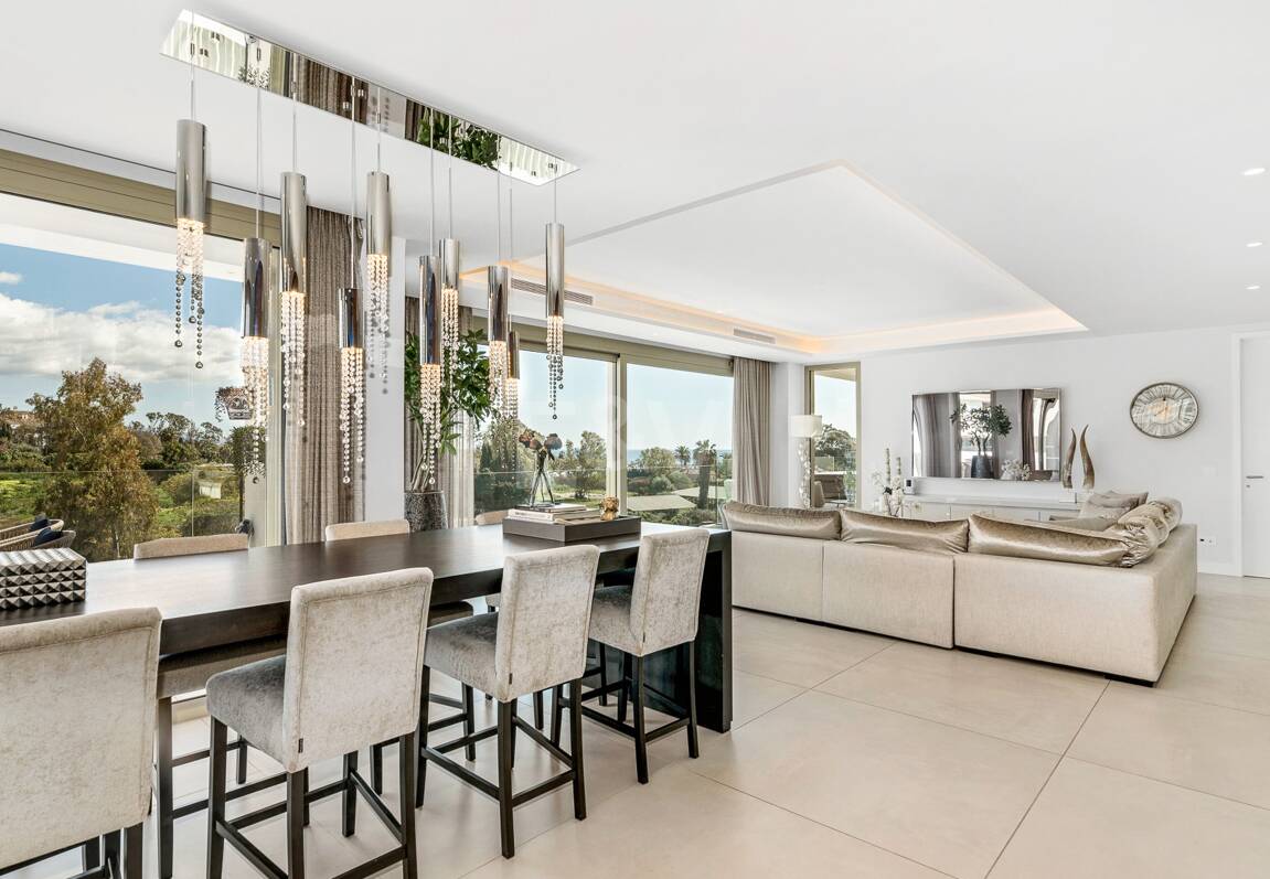 Spectacular Penthouse in Benalus Close to the Beach with Private Pool and Sea View