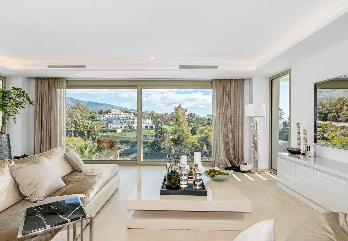 Spectacular Penthouse in Benalus Close to the Beach with Private Pool and Sea View