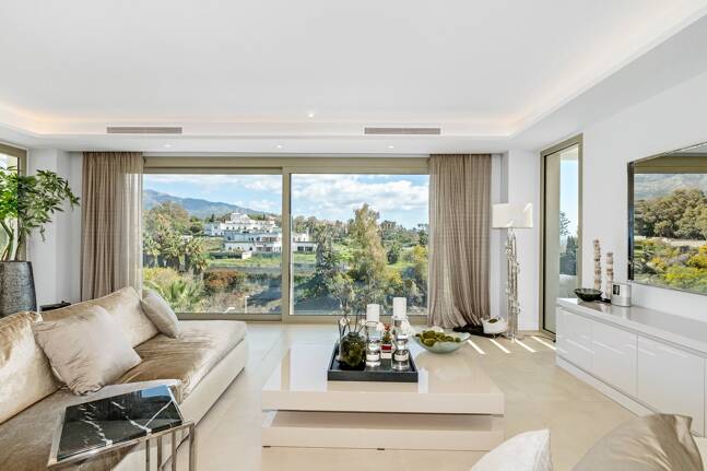 Spectacular Penthouse in Benalus Close to the Beach with Private Pool and Sea View