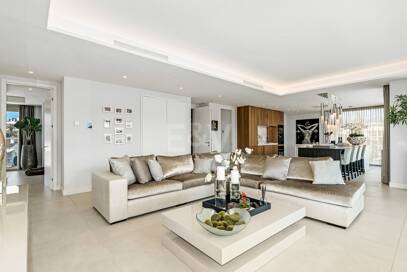 Spectacular Penthouse in Benalus Close to the Beach with Private Pool and Sea View