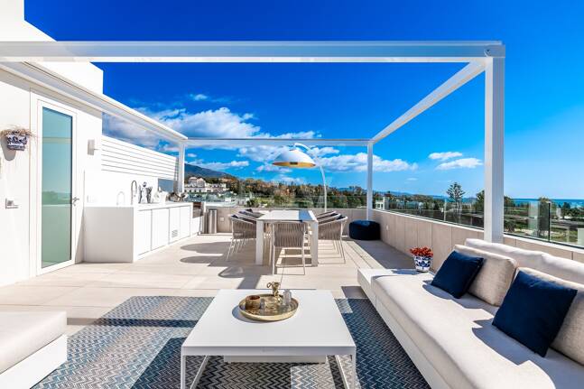 Spectacular Penthouse in Benalus Close to the Beach with Private Pool and Sea View