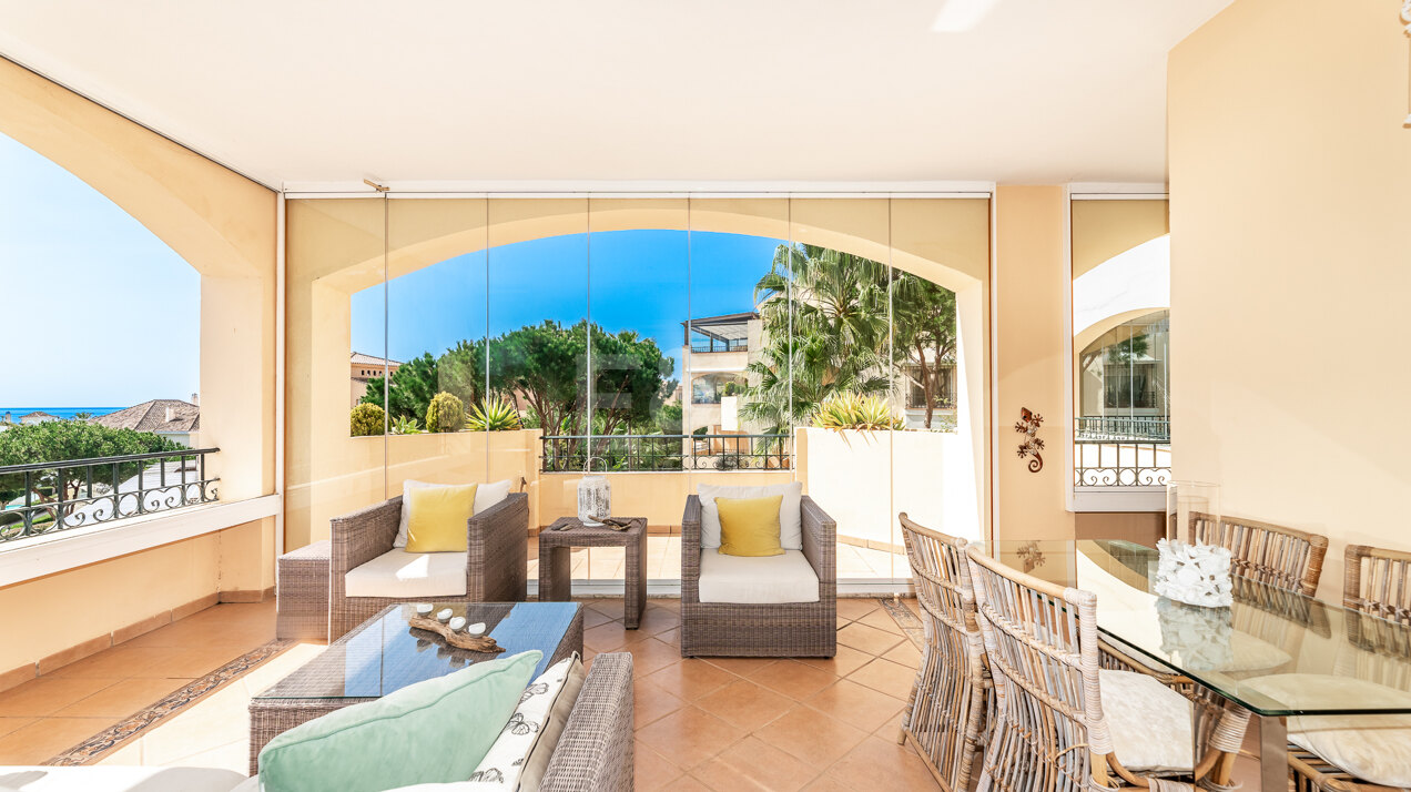 Wunderschönes Apartment am Strand in Elviria mit Meerblick