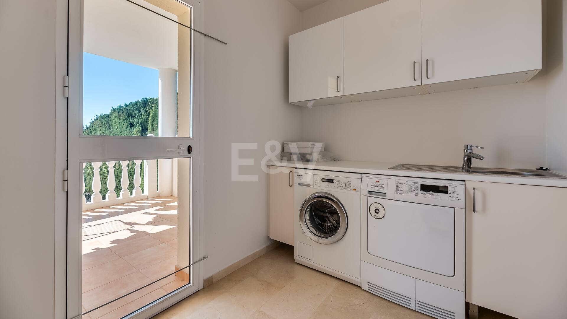 Villa with Sea Views in Elviria